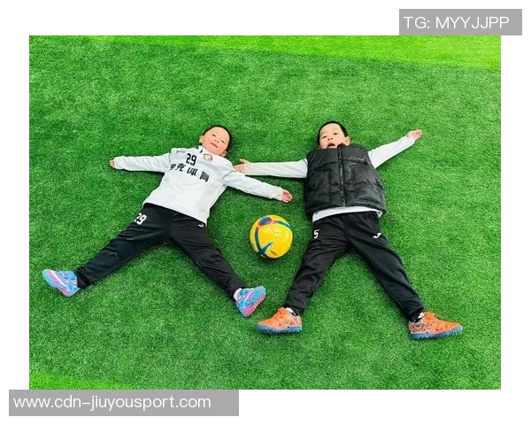 让我们一起享受足球的乐趣吧,开启激情的运动时光 让我们一起享受足球的乐趣吧,开启激情的运动时光